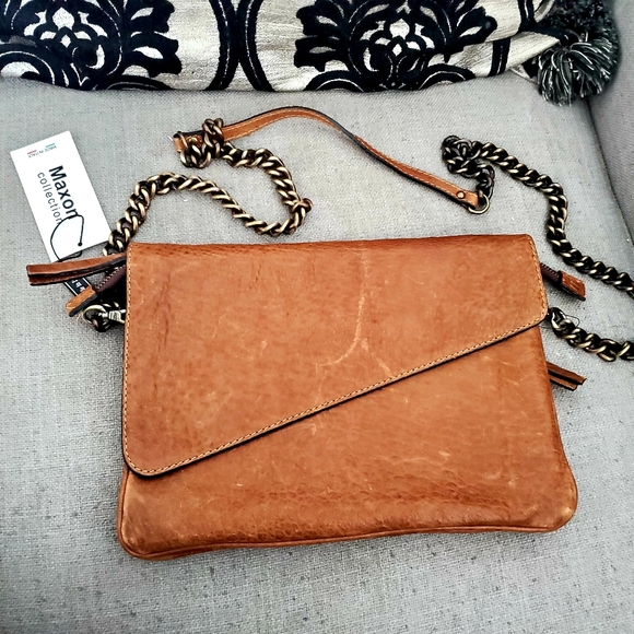 Maxon Collection Handbags - NWT Maxon Collection Italition Leather xBody